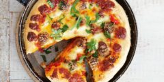 طريقة عمل البيتزا الايطالية الاصلية خطوة بخطوة