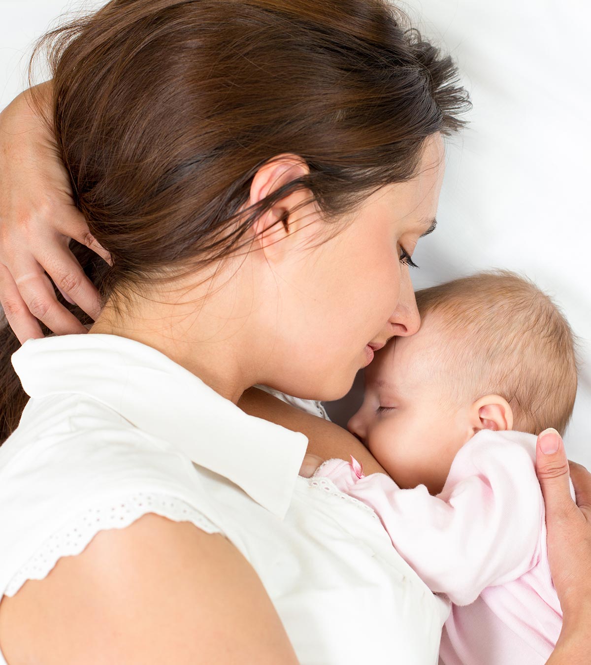 فوائد الرضاعة الطبيعية لمدة عامين للأم والجنين