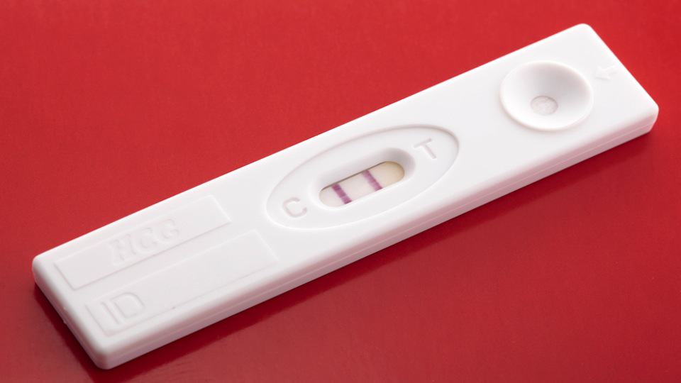 ماهي اعراض الحمل قبل الدورة بيومين وعلامات الحمل المبكر