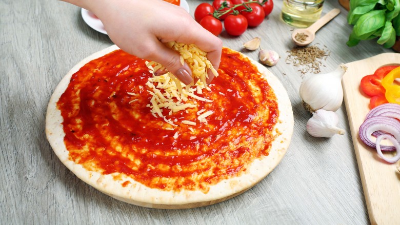 طريقة عمل البيتزا
