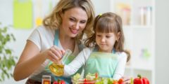 ما هي الأطعمة الغنية بالالياف الطبيعية وفوائدها للأطفال