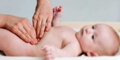 كيف أعالج الإمساك عند الرضع بطرق طبيعية